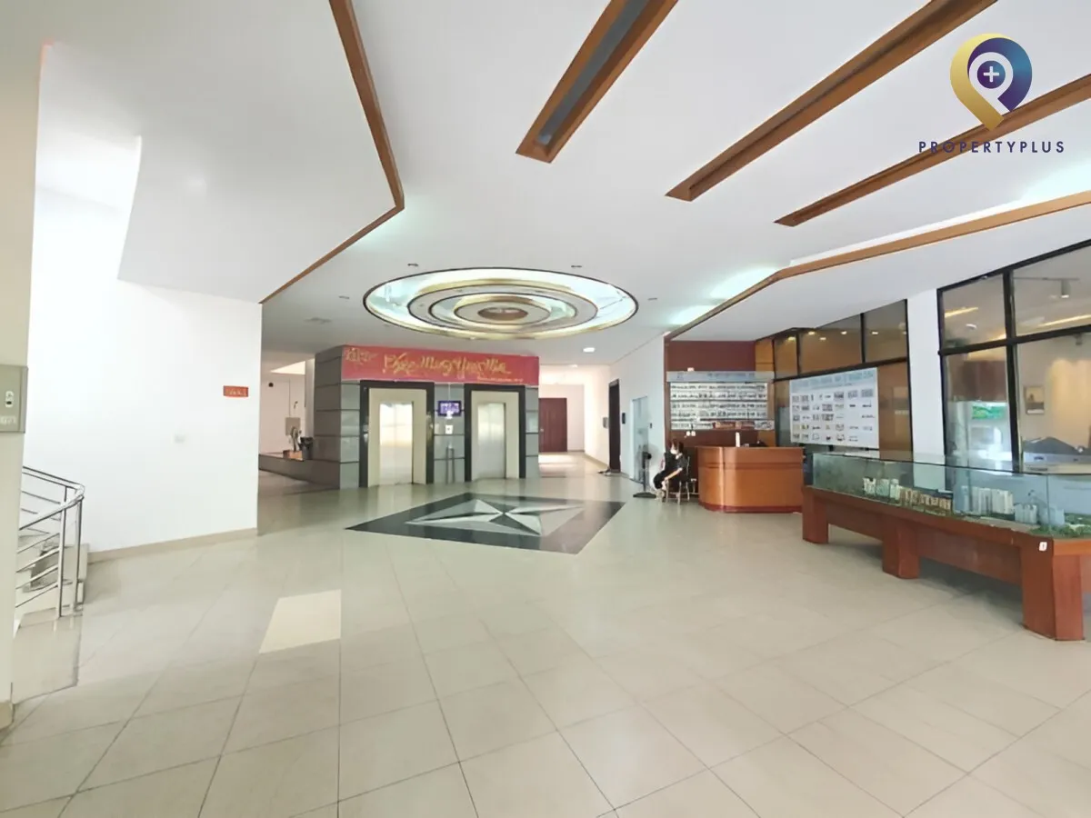 Lobby area of MHDI-Building with reception and elevators in Thanh Xuan, Hanoi.